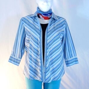 ST.JOHNS BAY WOMENS TOP SIZE 1X IN  BEAUTIFUL BLUE STRIPES 💙 WITH STRECH